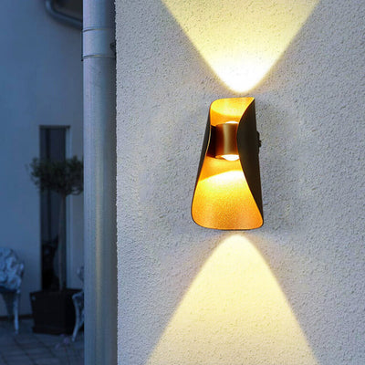 Modern Creative Bending Column LED Outdoor Waterproof Wall Sconce Lamp