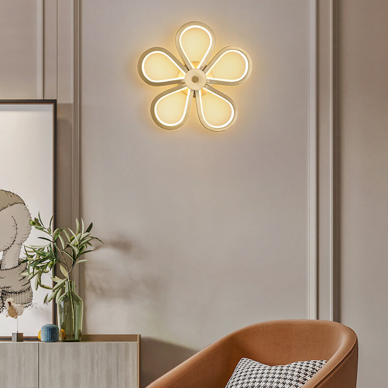 Modern Luxury Petal Shape Brass LED Wall Sconce Lamp