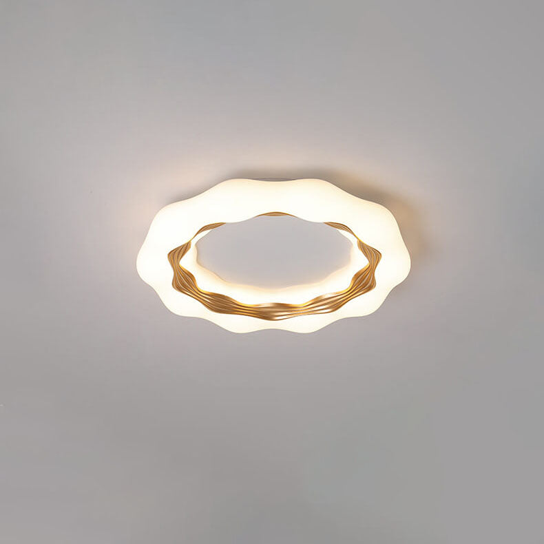 Moderne, minimalistische, runde LED-Deckenleuchte mit Farbwelle 
