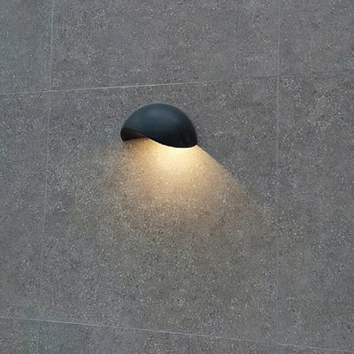 Kreative minimalistische halbrunde LED-Wandleuchte aus Aluminium 