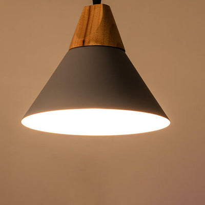 Luminaire suspendu industriel minimaliste à 1 lumière en fer et bois conique 