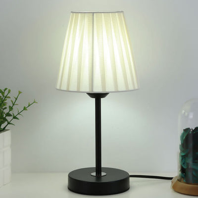 Lampe de table moderne à 1 lumière en tissu métallique plissé noir et blanc 