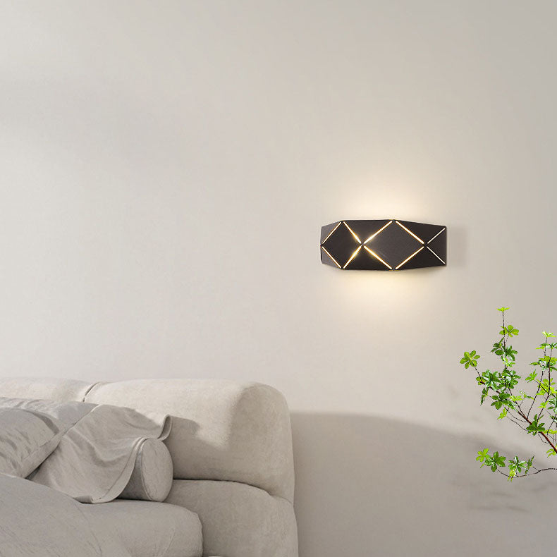 Contemporary Nordic Iron Geometric Polyhedron LED Wall Sconce Lamp For Bedroom