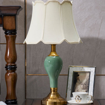 Vintage-Tischlampe aus Stoff mit Wassertropfenbasis aus Keramik mit 1 Leuchte 