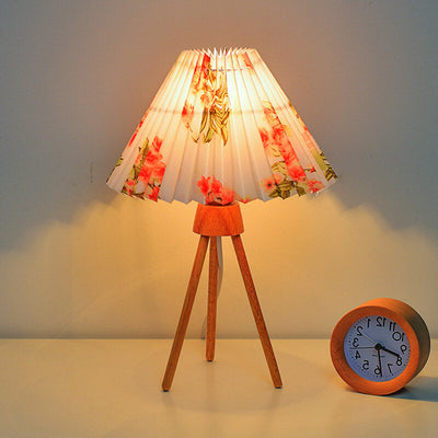 Retro Pleated Scalloped 1-Light Standing Table Lamp