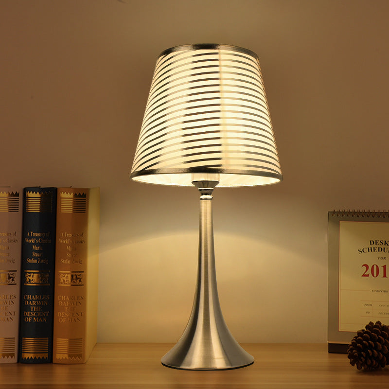 Traditional Farmhouse Iron Fabric Multi-Style 1-Light Table Lamp
