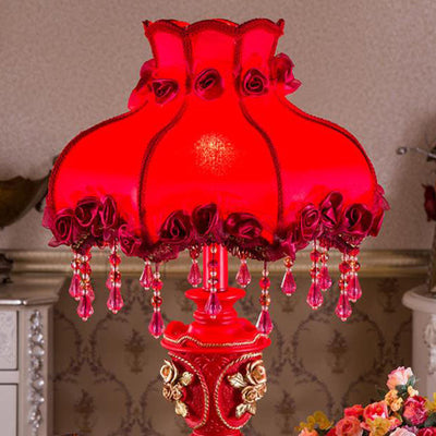 Lampe de table à 1 lumière en résine à pampilles en tissu rouge pour mariage européen 