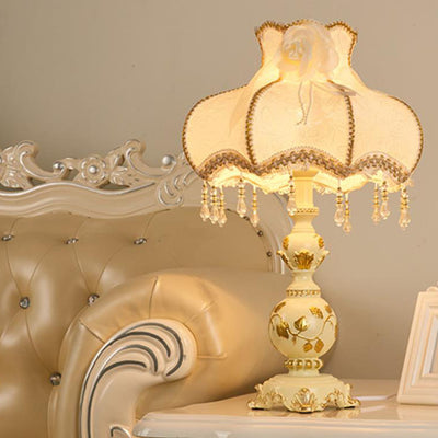 European Retro Light Luxury Carving Resin Fabric Alloy 1-Light Table Lamp