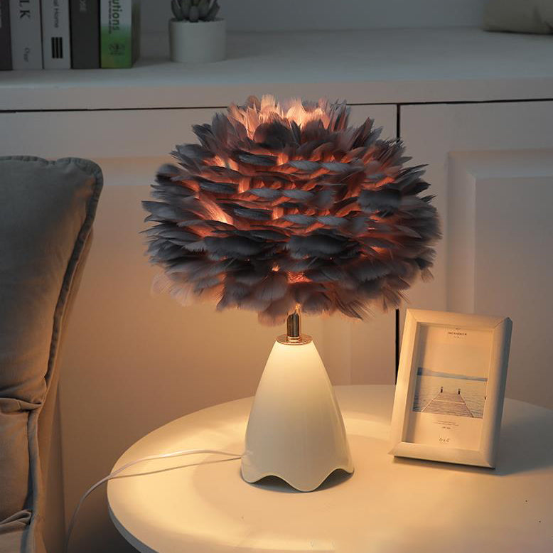 Lampe de table à 1 lumière avec base en céramique et plume minimaliste nordique 