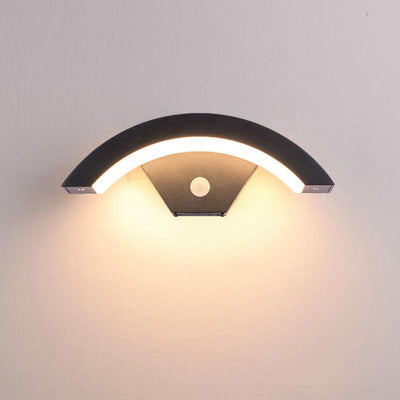 Modern Outdoor Waterproof Aluminum Acrylic Curved LED Wall Sconce Lamp