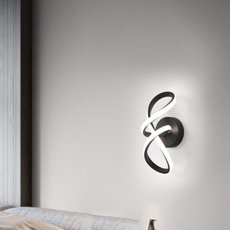 Nordische LED-Wandleuchte aus Aluminium in einfacher Twisted-Line-Form 