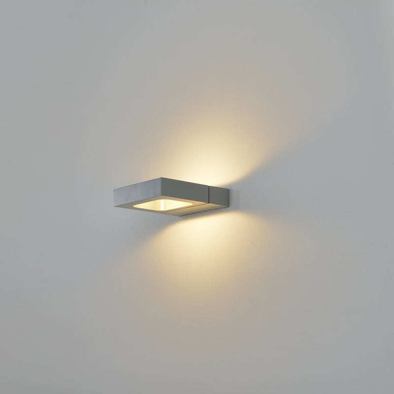 Minimalistische drehbare LED-Lesewandleuchte aus Aluminium 