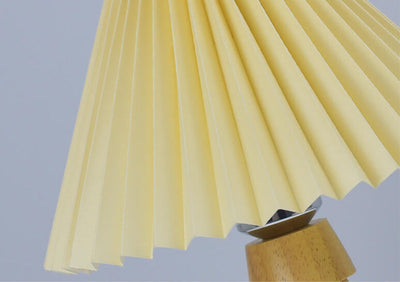 Retro Pleated Scalloped 1-Light Standing Table Lamp