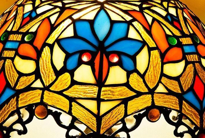 Tiffany Stained Glass European Flower 1-Light Table Lamp