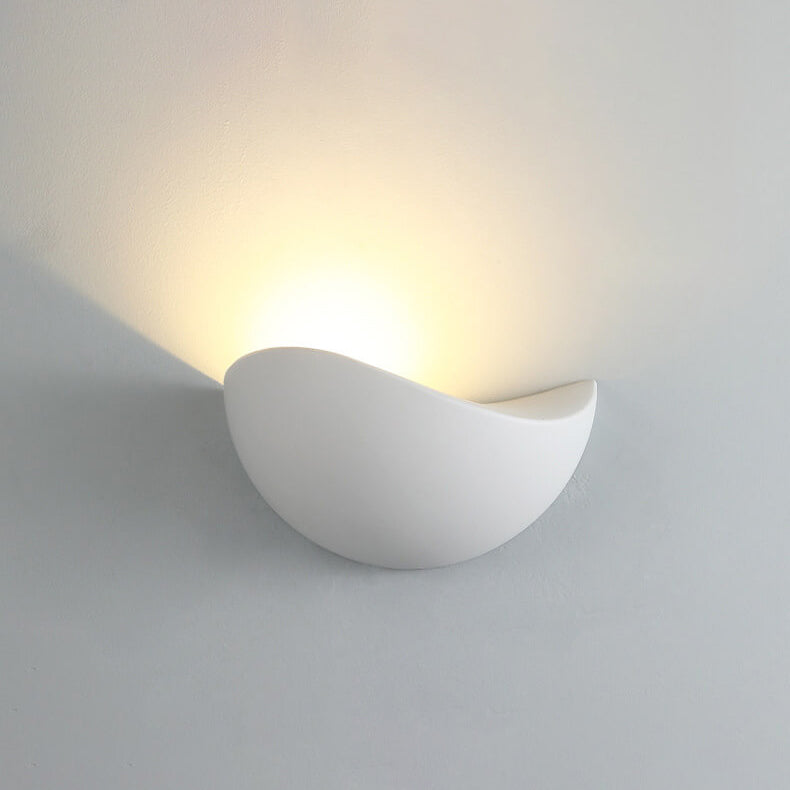 Kreative minimalistische halbrunde LED-Wandleuchte aus Aluminium 