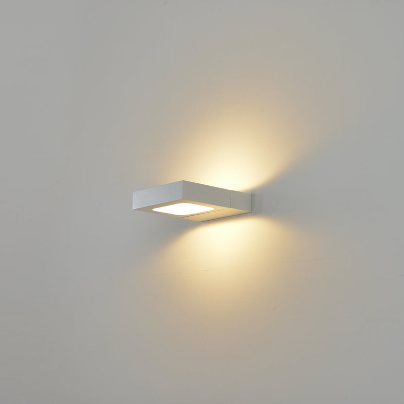 Minimalistische drehbare LED-Lesewandleuchte aus Aluminium 