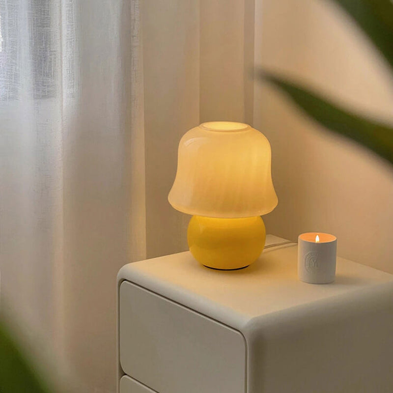 Französische kreative 1-flammige Tischlampe im cremefarbenen Pilzdesign 