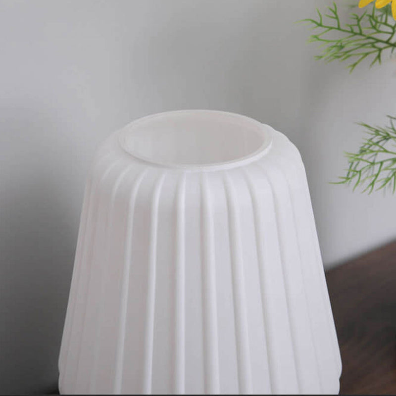Nordic Milk White Plissee Stripes Glass Rhombus 1-Light Tischlampe 