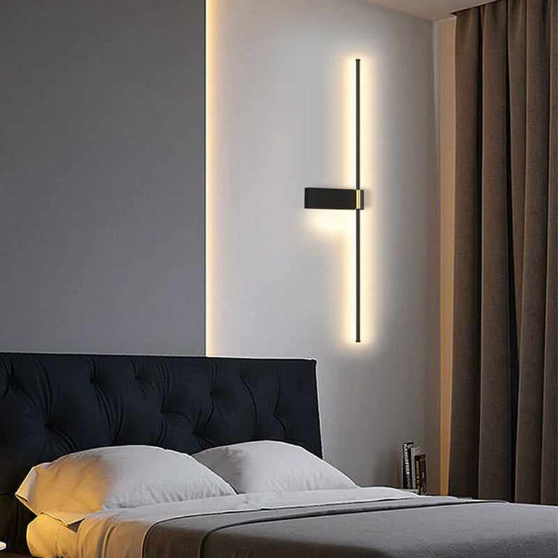 Moderne minimalistische lange Linie LED-Wandleuchte aus Eisen-Acryl