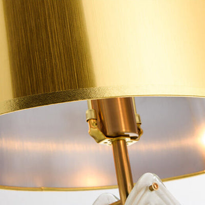Minimalistische 1-flammige Tischlampe mit goldenem Stoffschirm und Glasblattfuß 