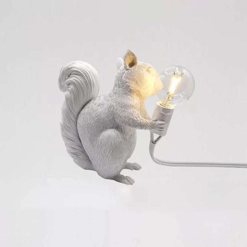 Lampe de table décorative à 1 lumière en résine créative vintage écureuil 