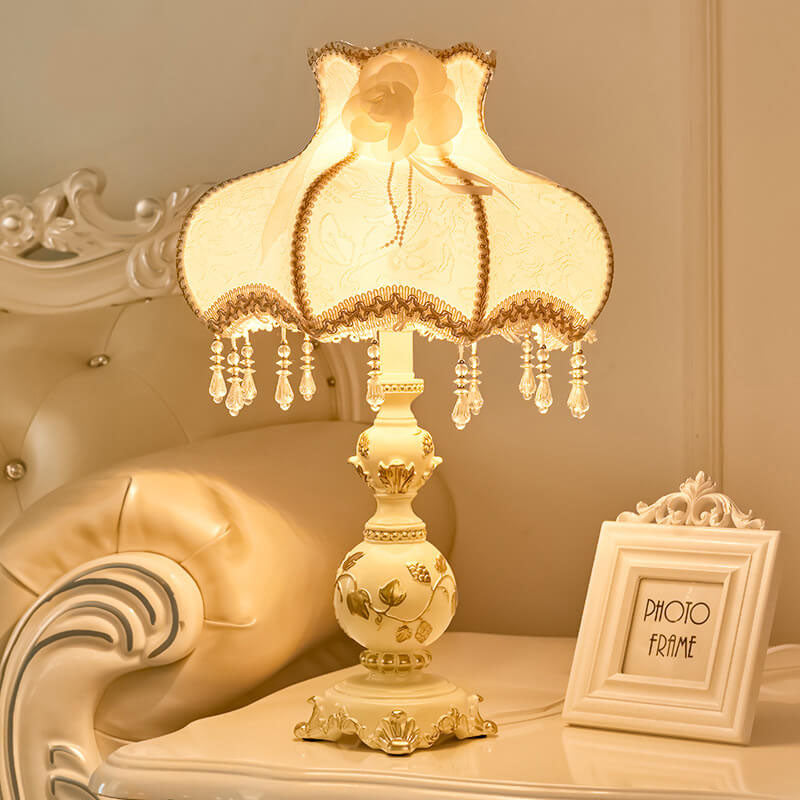 European Retro Light Luxury Carving Resin Fabric Alloy 1-Light Table Lamp