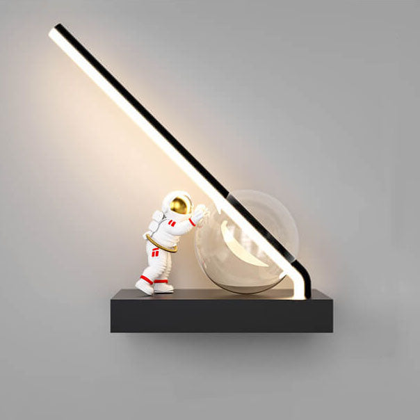 Modern Creative Astronaut Ball LED Wall Sconce Lamp