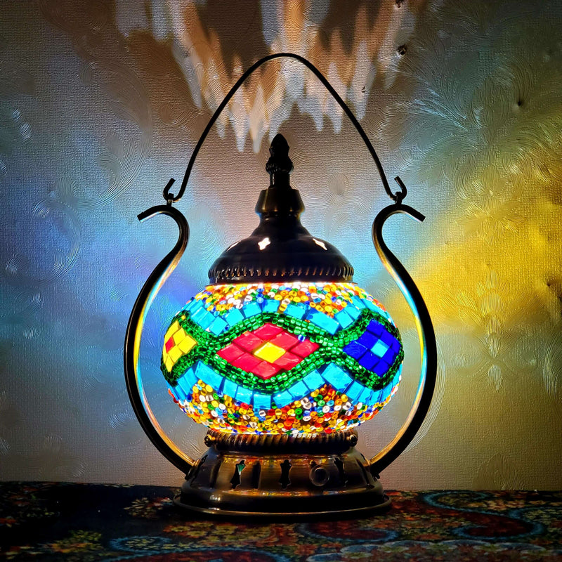 Lampe de table portable LED rechargeable par USB en pot rond en vitrail marocain 