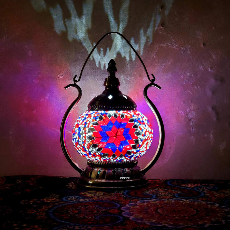 Lampe de table portable LED rechargeable par USB en pot rond en vitrail marocain 